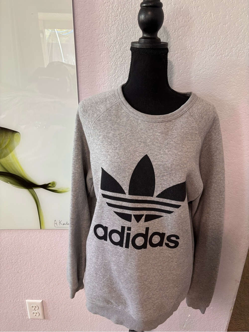Adidas sweatshirt size medium